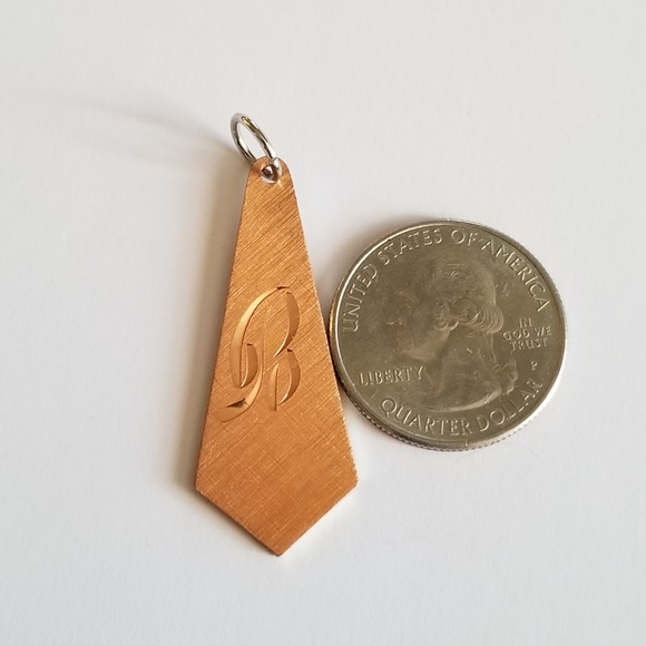 Relisted -Vintage letter B pendant copper silver tone engraved alphabet - Picture 5 of 11